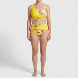 Kukka - Bikini kukallisella kuviolla ja kontrastisella leikkauksella
